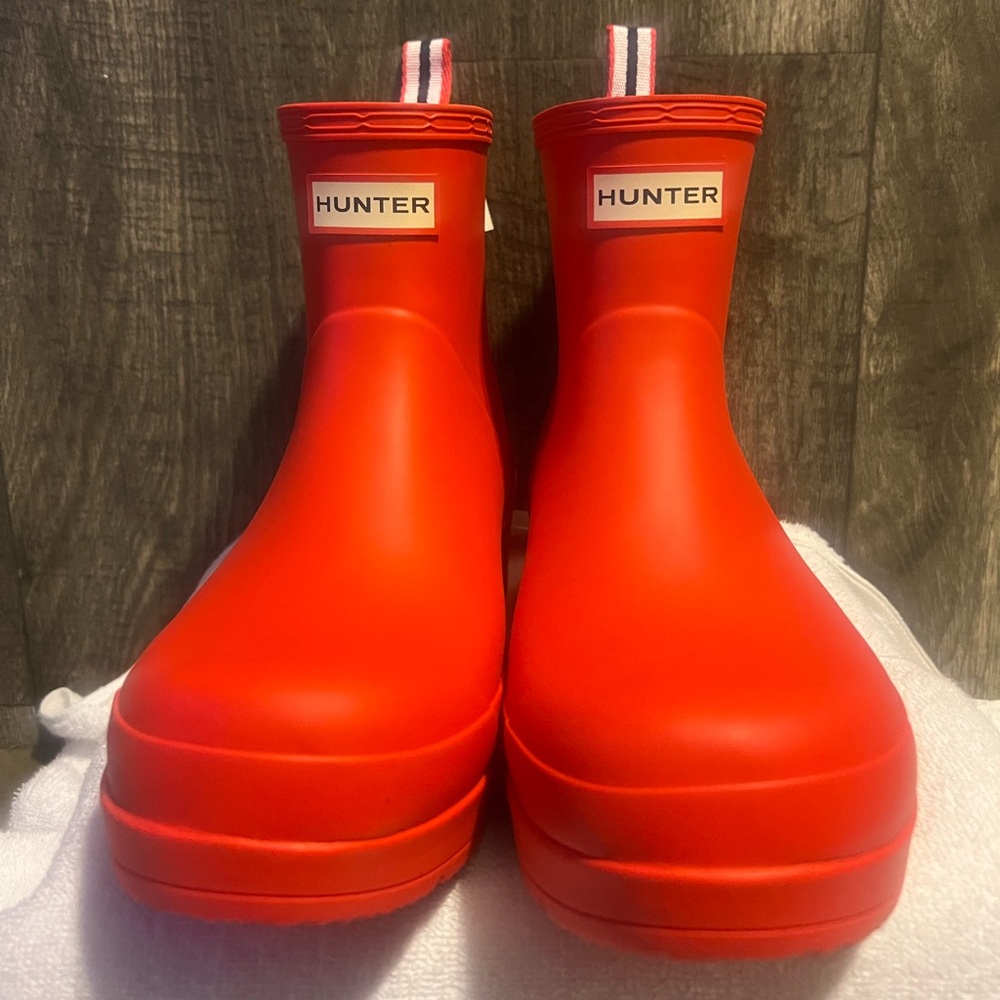 Hunter Short Play Red Rain Boots 9